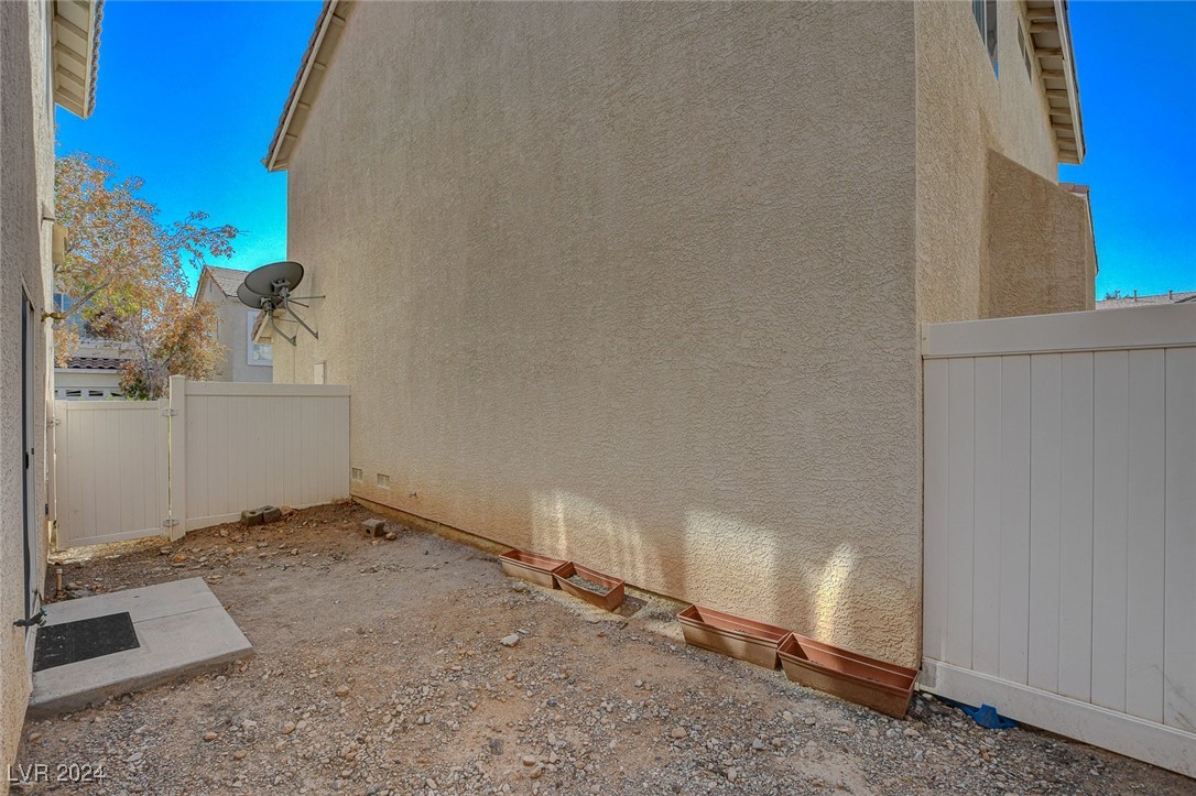 7318 Dicentra Road