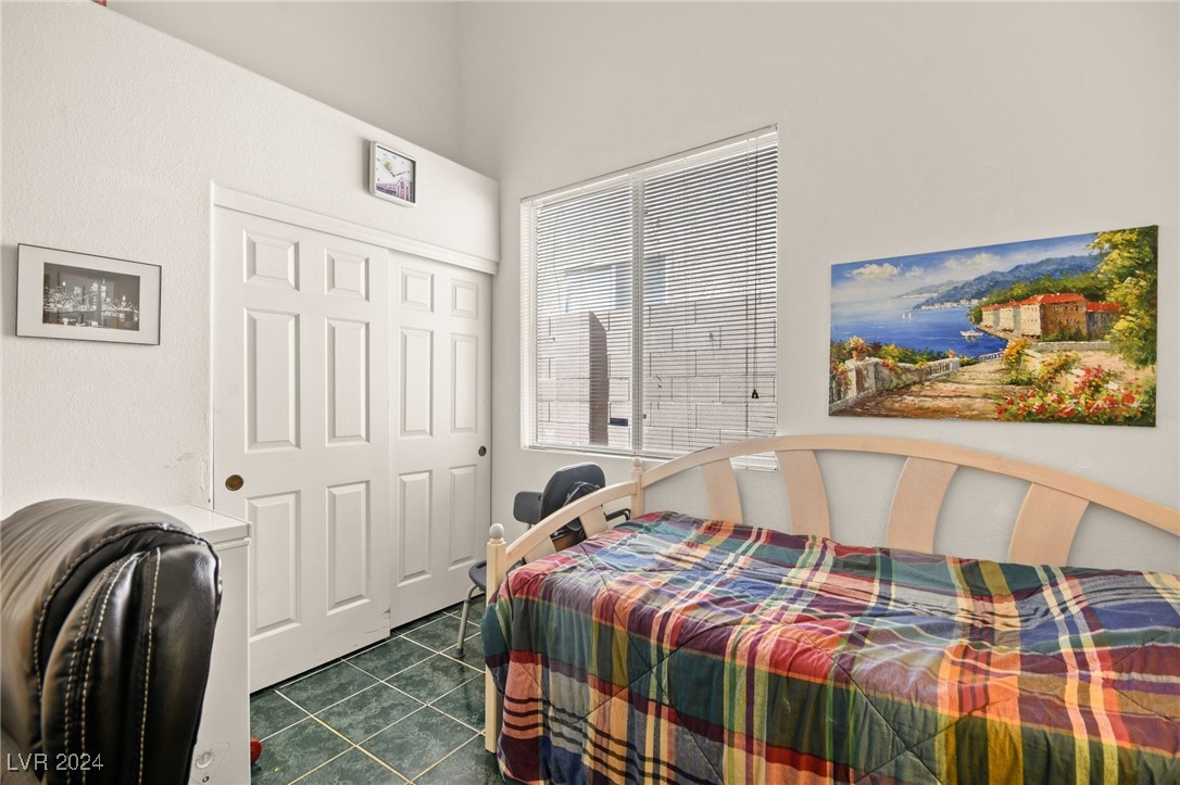 9625 Sterling Ridge Avenue