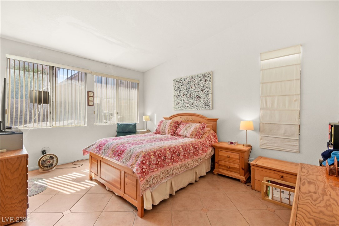 9625 Sterling Ridge Avenue