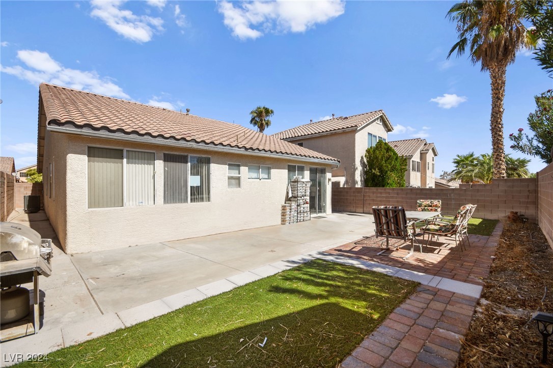 9625 Sterling Ridge Avenue