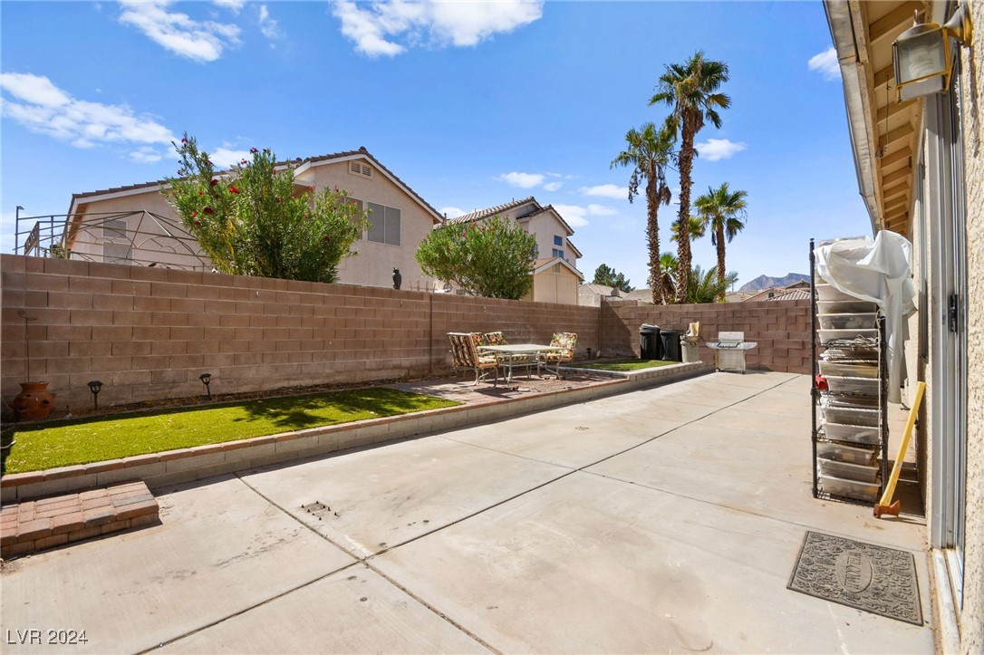 9625 Sterling Ridge Avenue