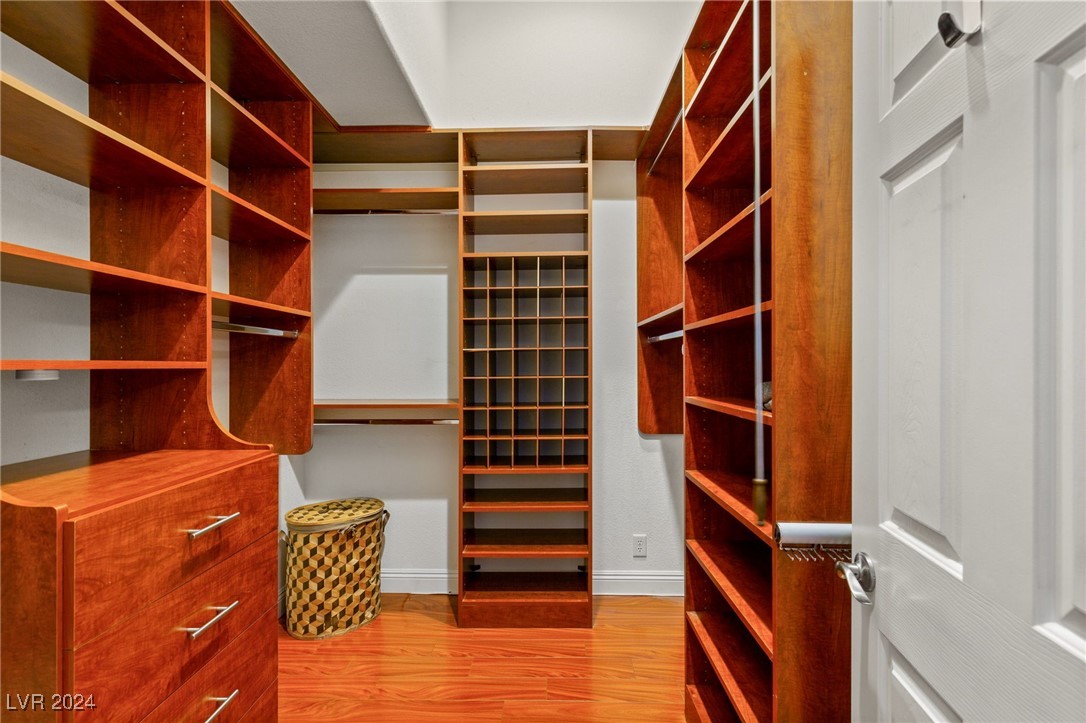 2708 Sidonia Avenue