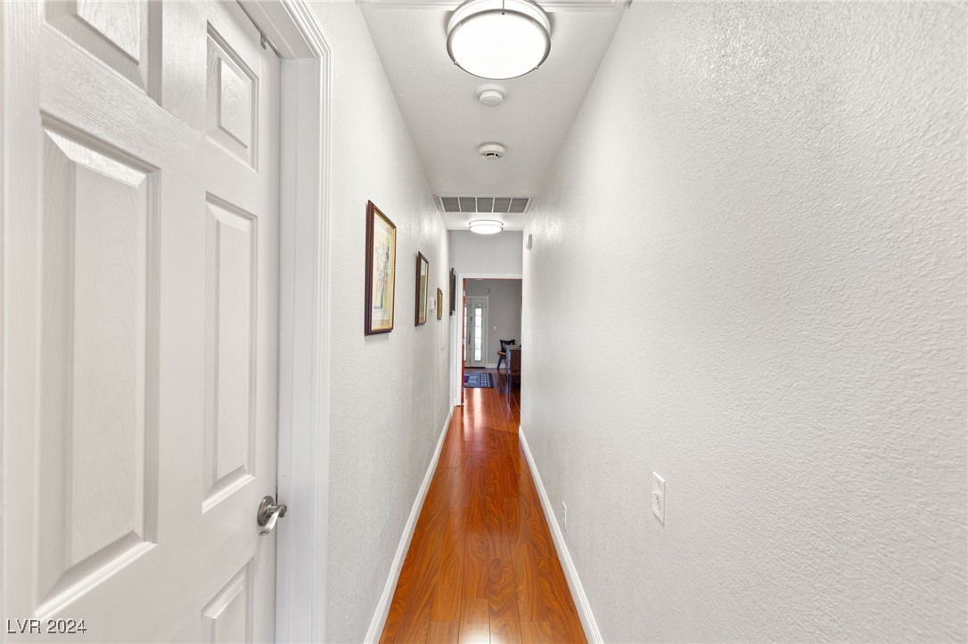 2708 Sidonia Avenue