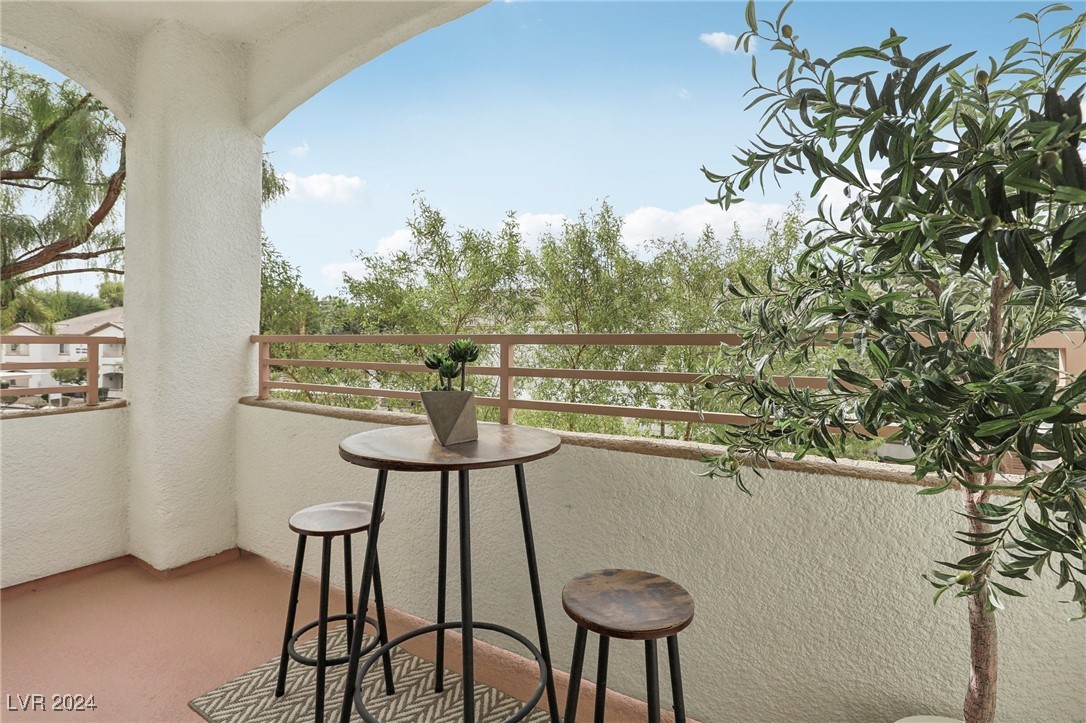 5650 East Sahara Avenue 2028