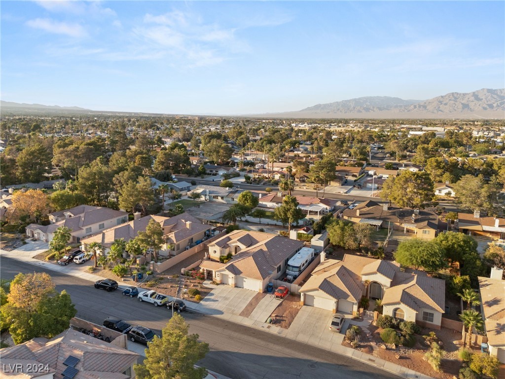 6208 Foxcroft Avenue