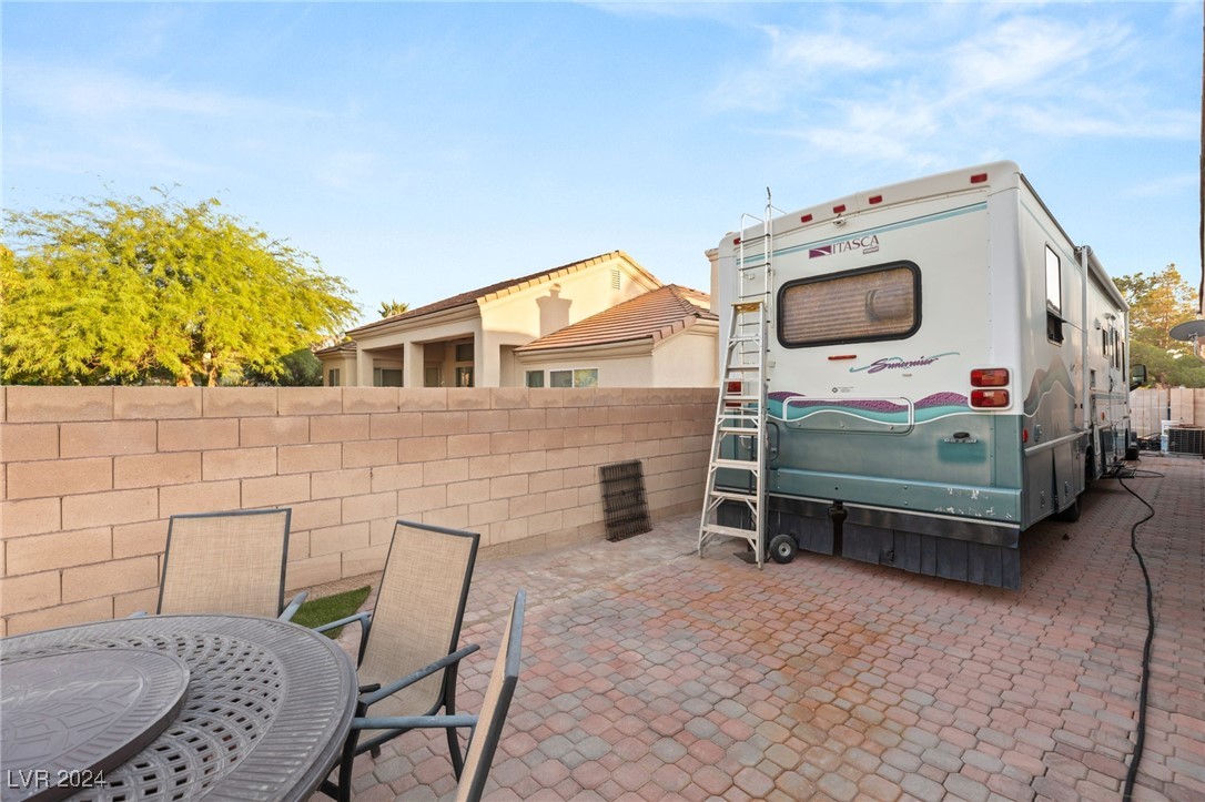 6208 Foxcroft Avenue