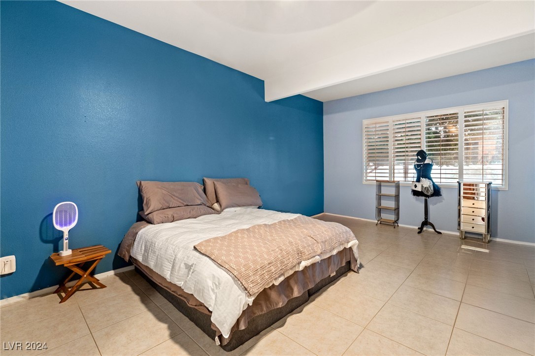 6208 Foxcroft Avenue