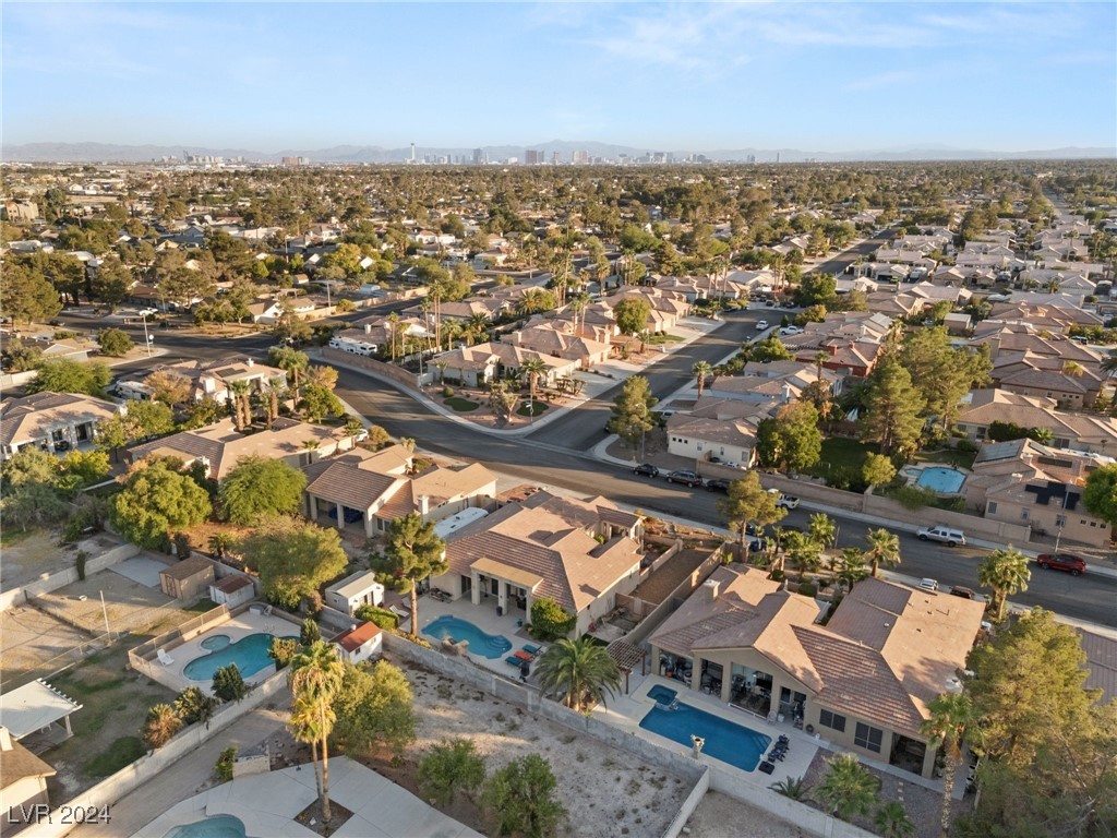 6208 Foxcroft Avenue