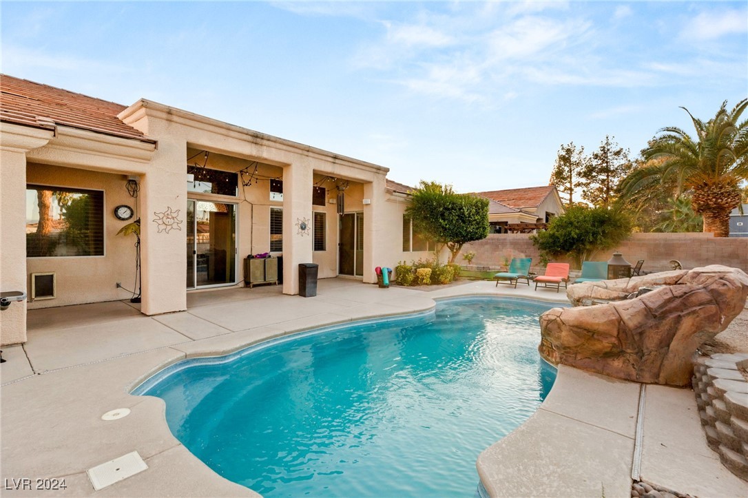 6208 Foxcroft Avenue