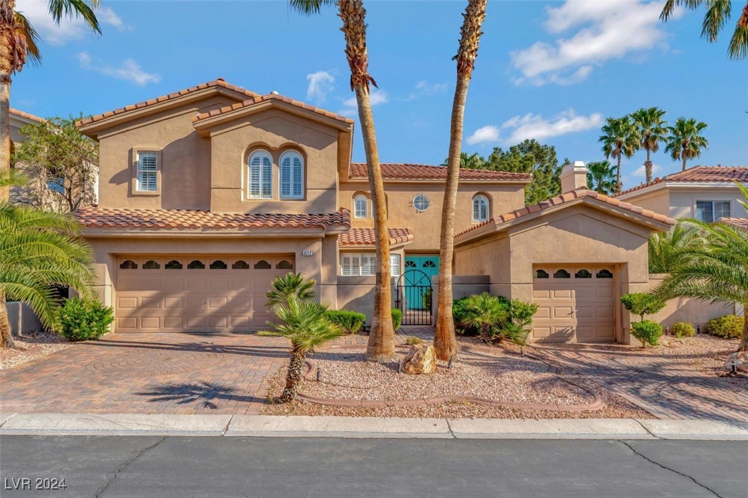 8212 Taos Paseo Avenue
