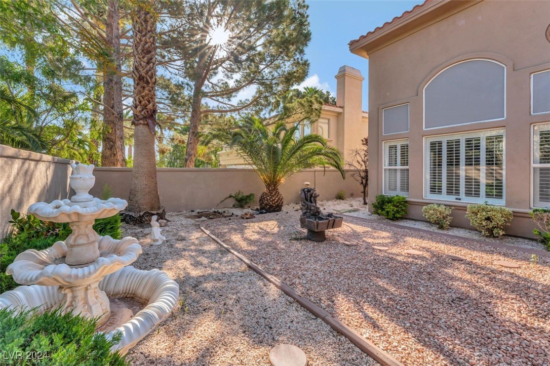 8212 Taos Paseo Avenue