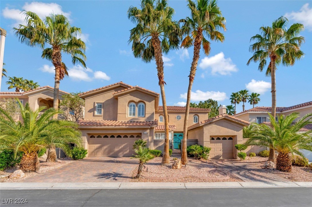 8212 Taos Paseo Avenue