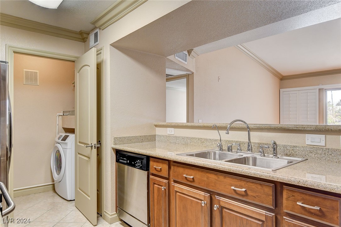 1150 North Buffalo Drive 2020