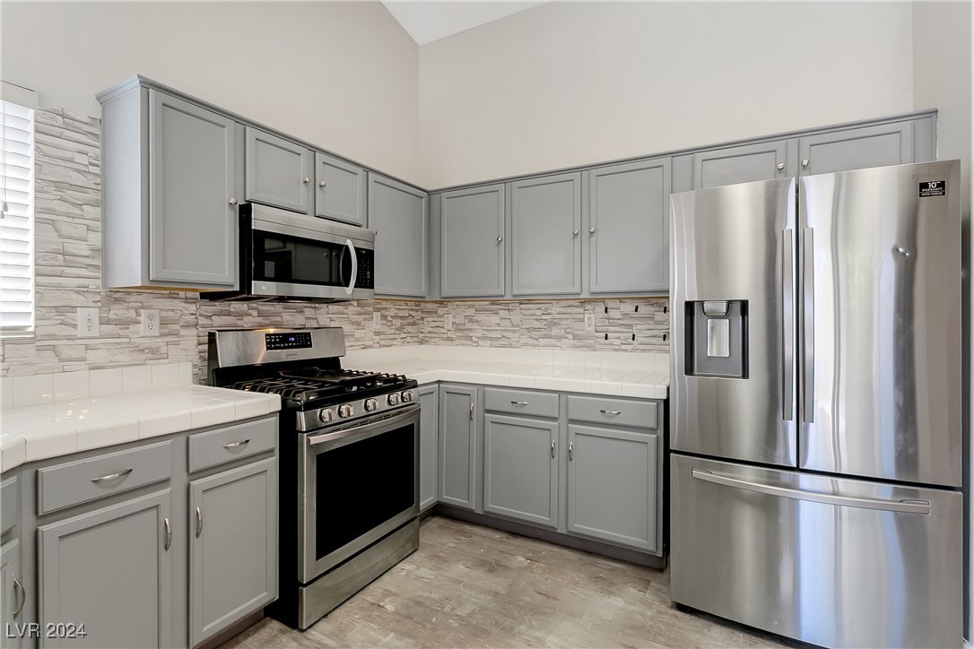 8001 Hesperides Avenue