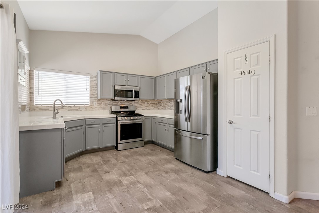 8001 Hesperides Avenue