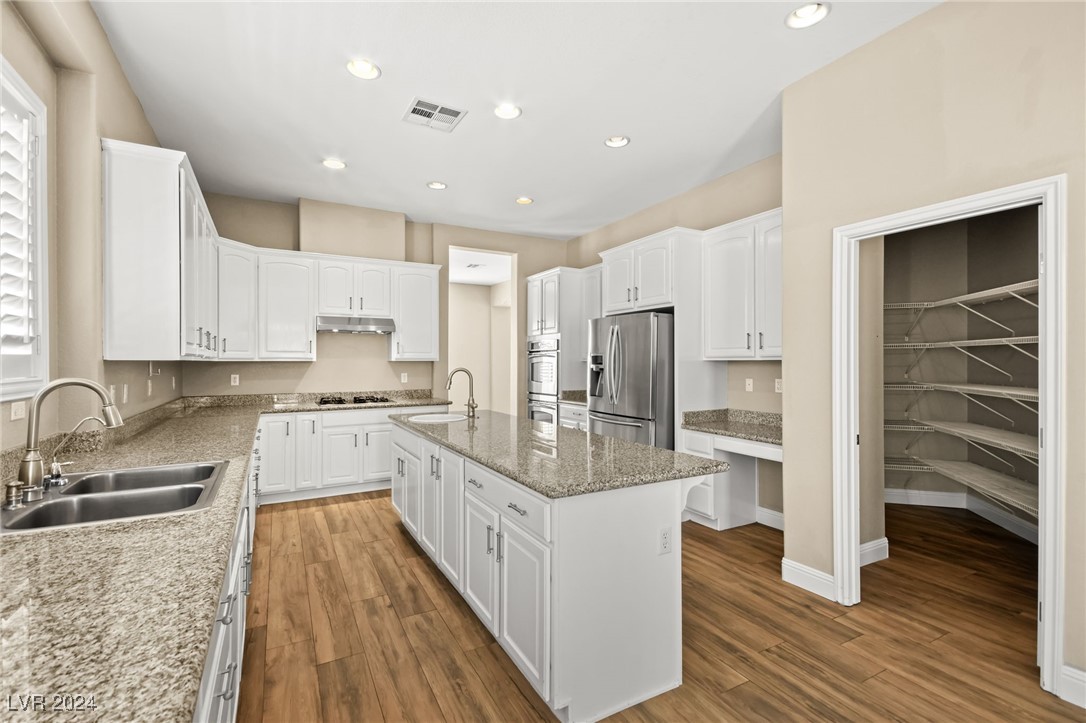 7412 Cardigan Bay Street