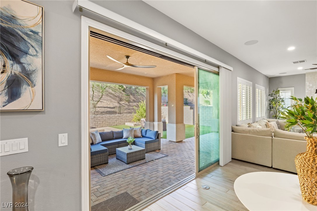 12020 Tramonto Avenue