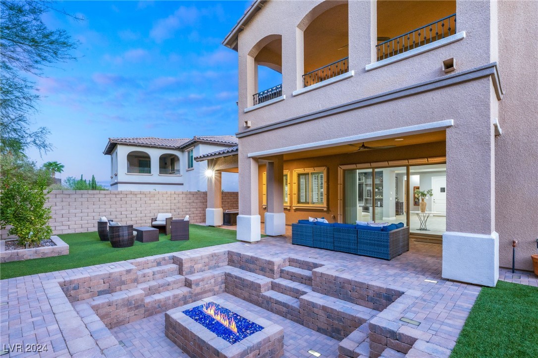 12020 Tramonto Avenue