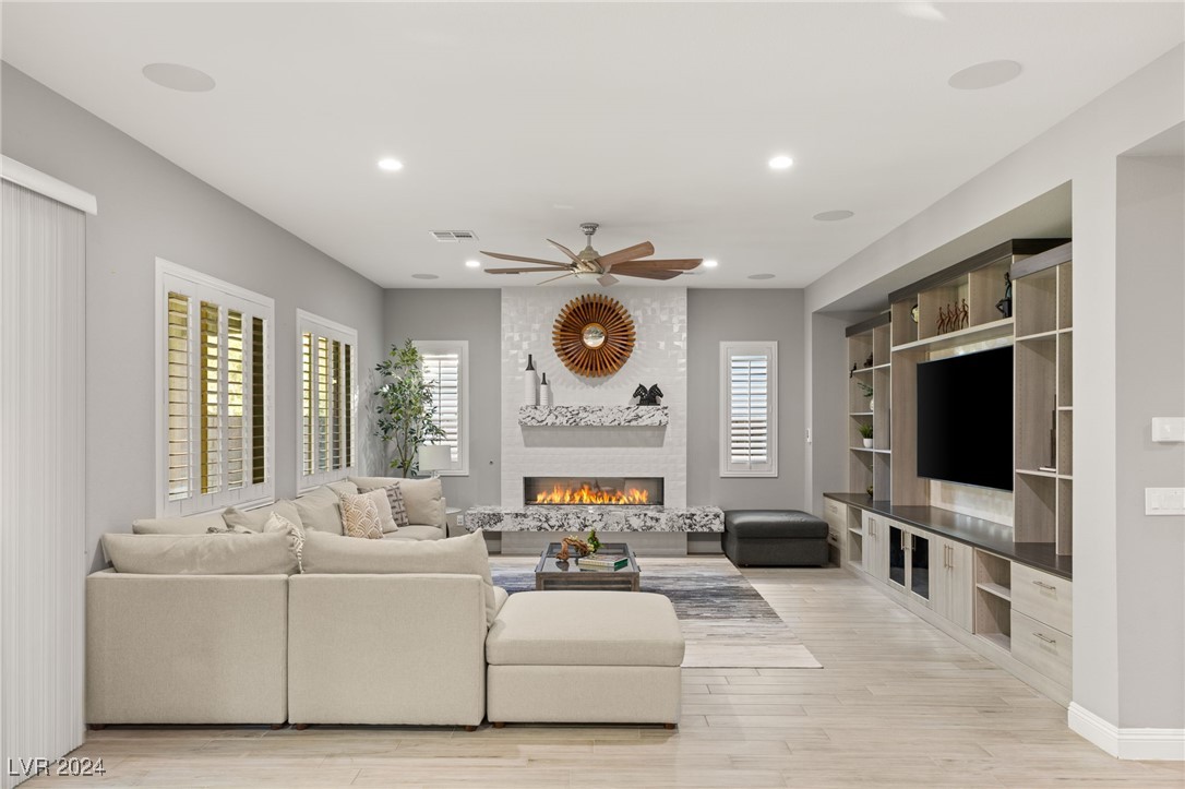 12020 Tramonto Avenue