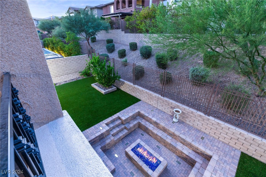 12020 Tramonto Avenue