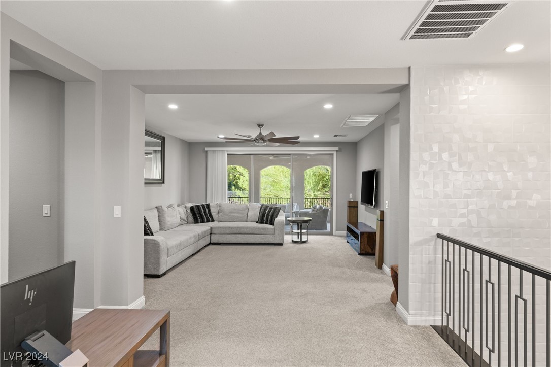 12020 Tramonto Avenue