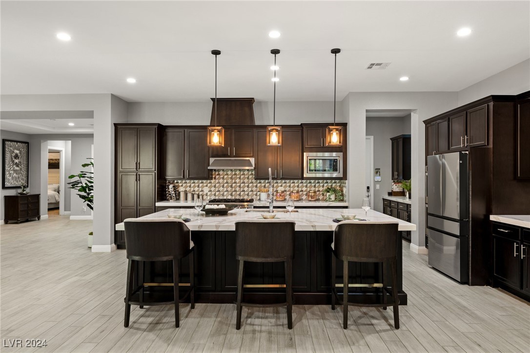 12020 Tramonto Avenue