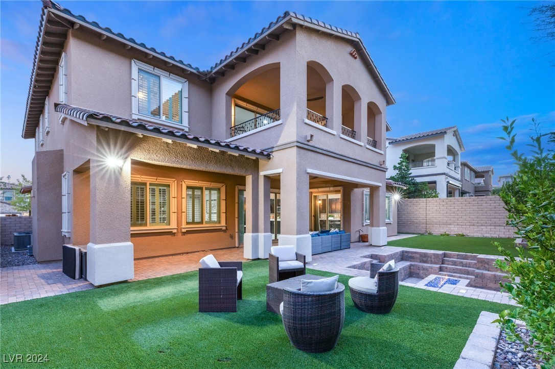 12020 Tramonto Avenue