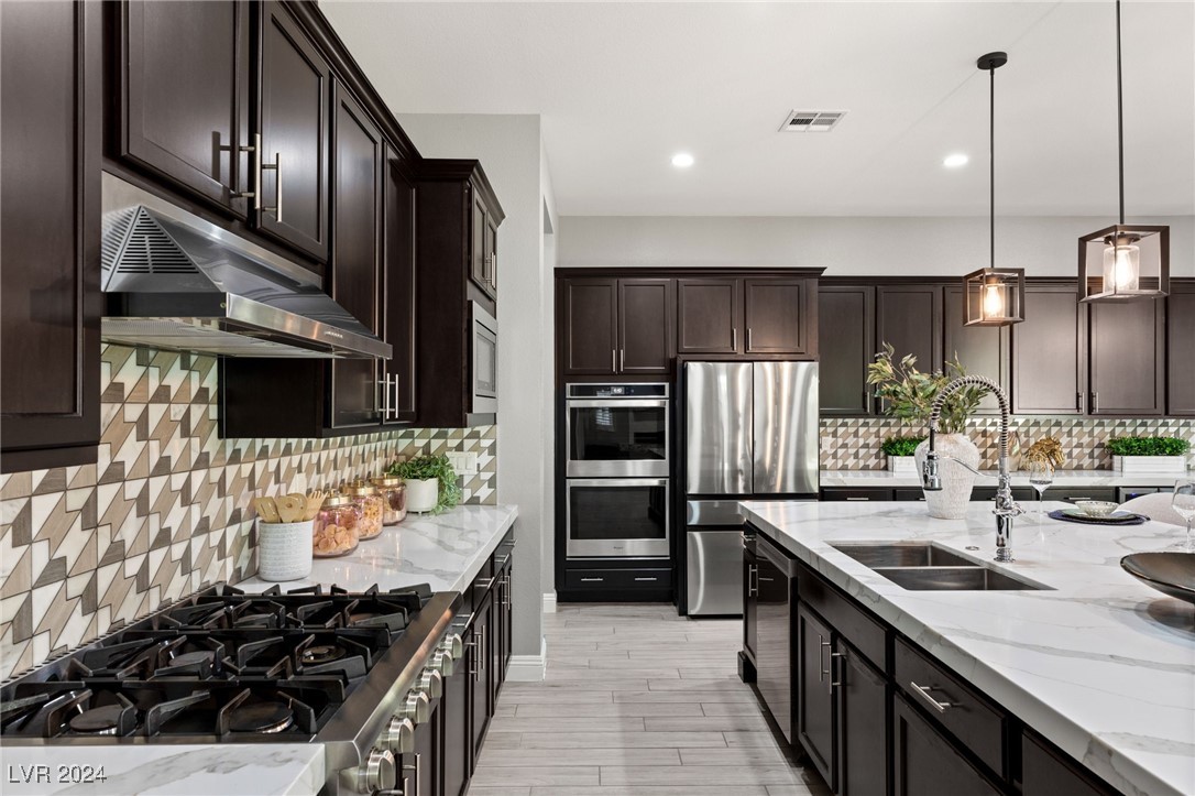 12020 Tramonto Avenue