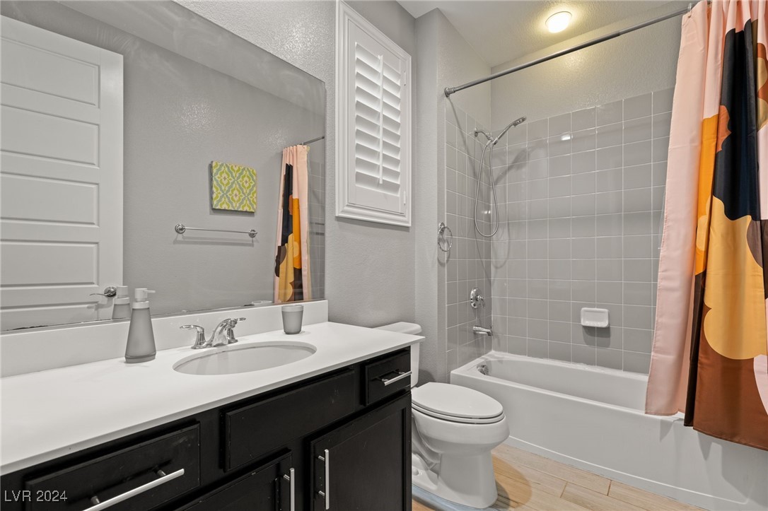 12020 Tramonto Avenue