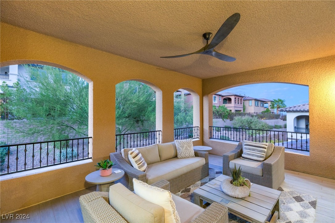 12020 Tramonto Avenue