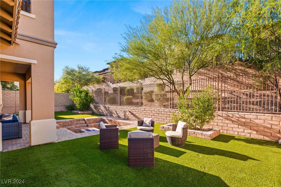 12020 Tramonto Avenue