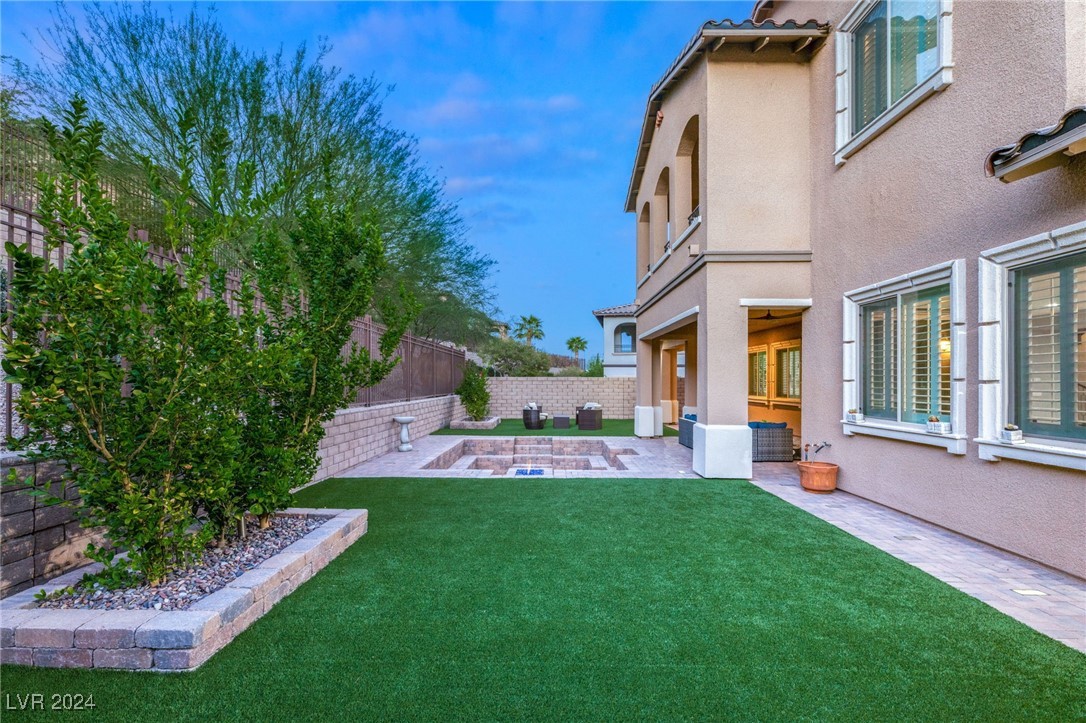 12020 Tramonto Avenue