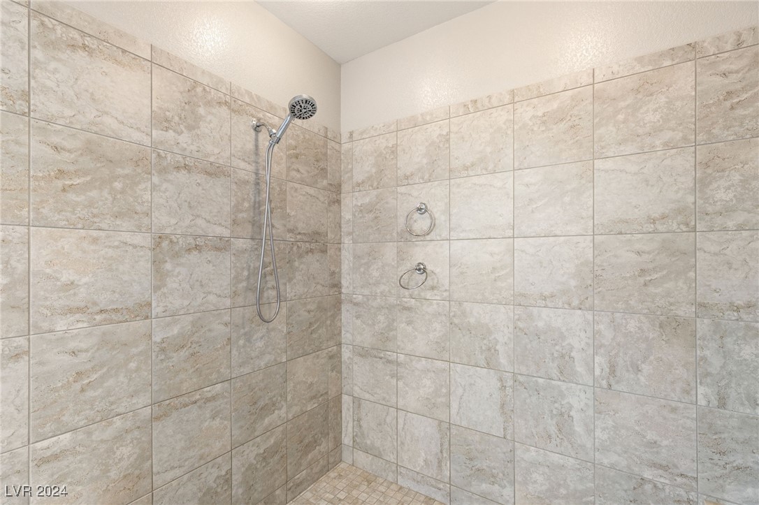 12020 Tramonto Avenue