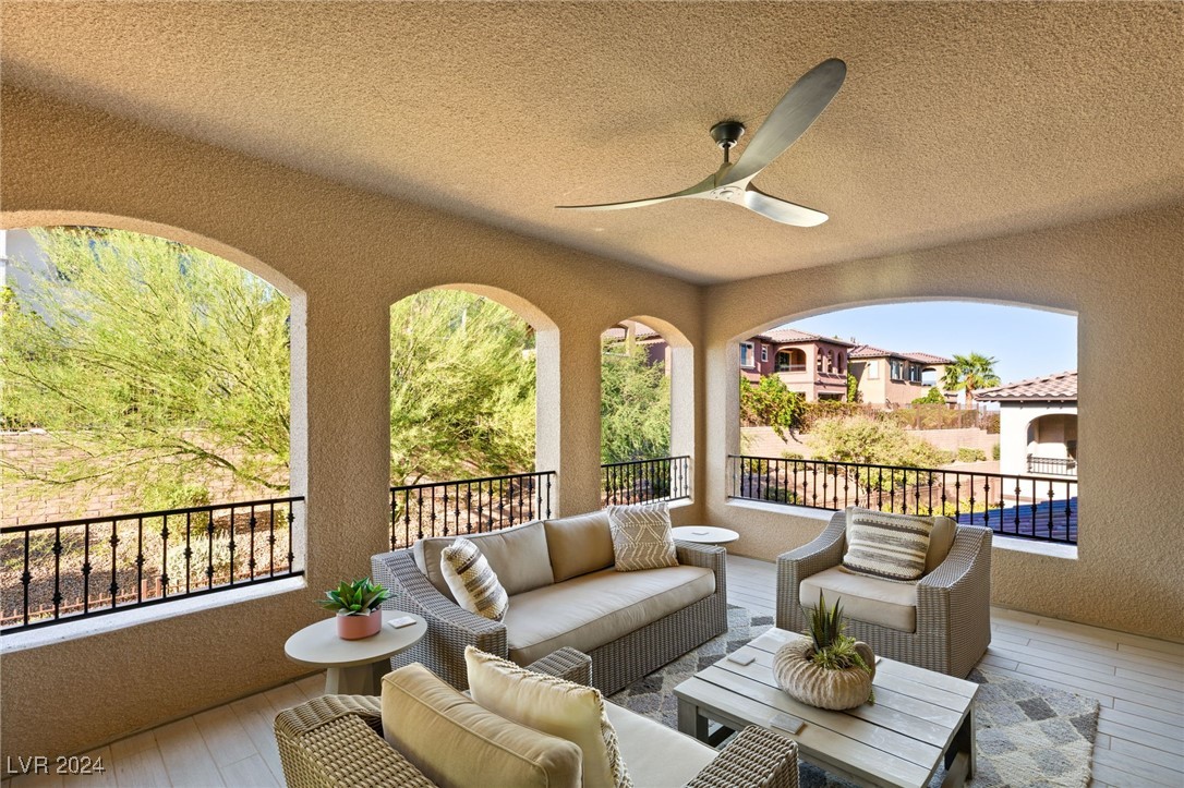 12020 Tramonto Avenue