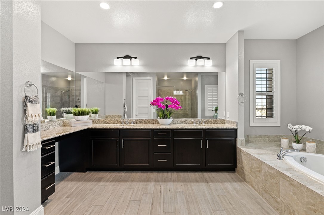 12020 Tramonto Avenue