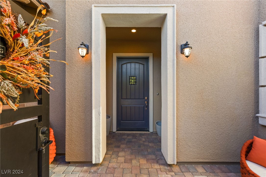 12020 Tramonto Avenue