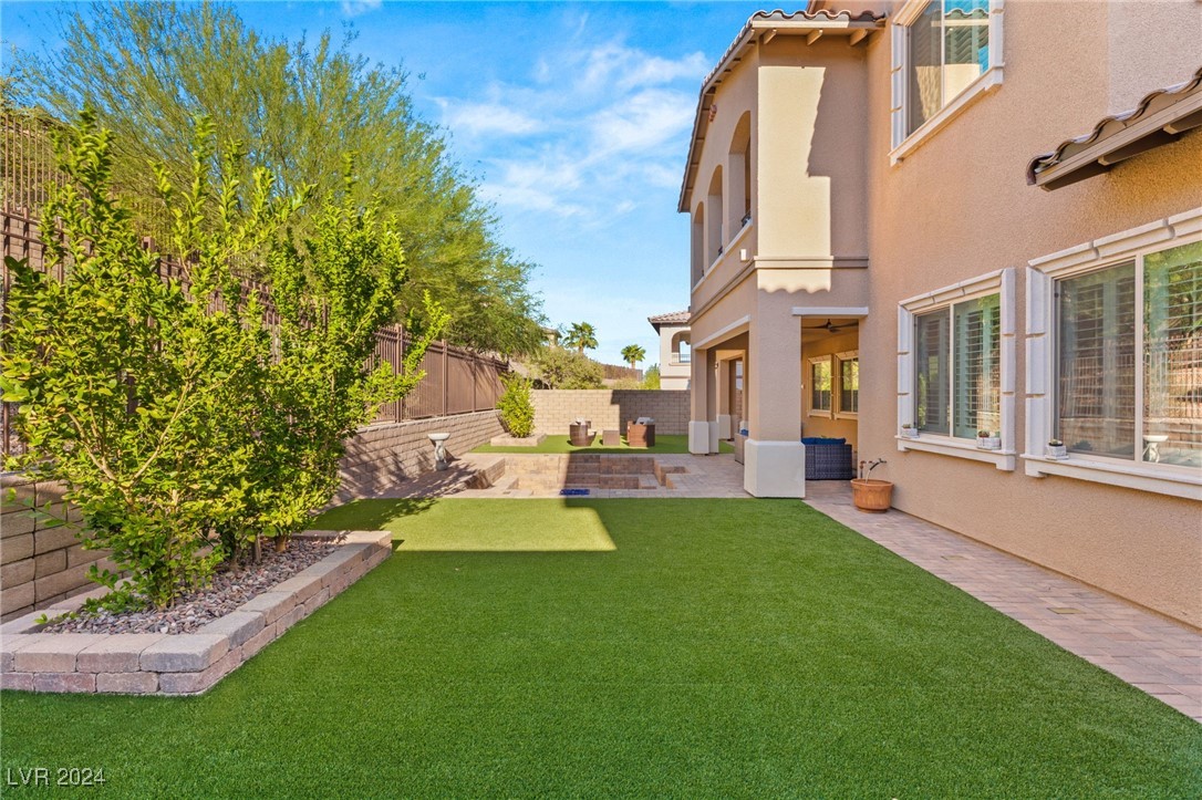 12020 Tramonto Avenue