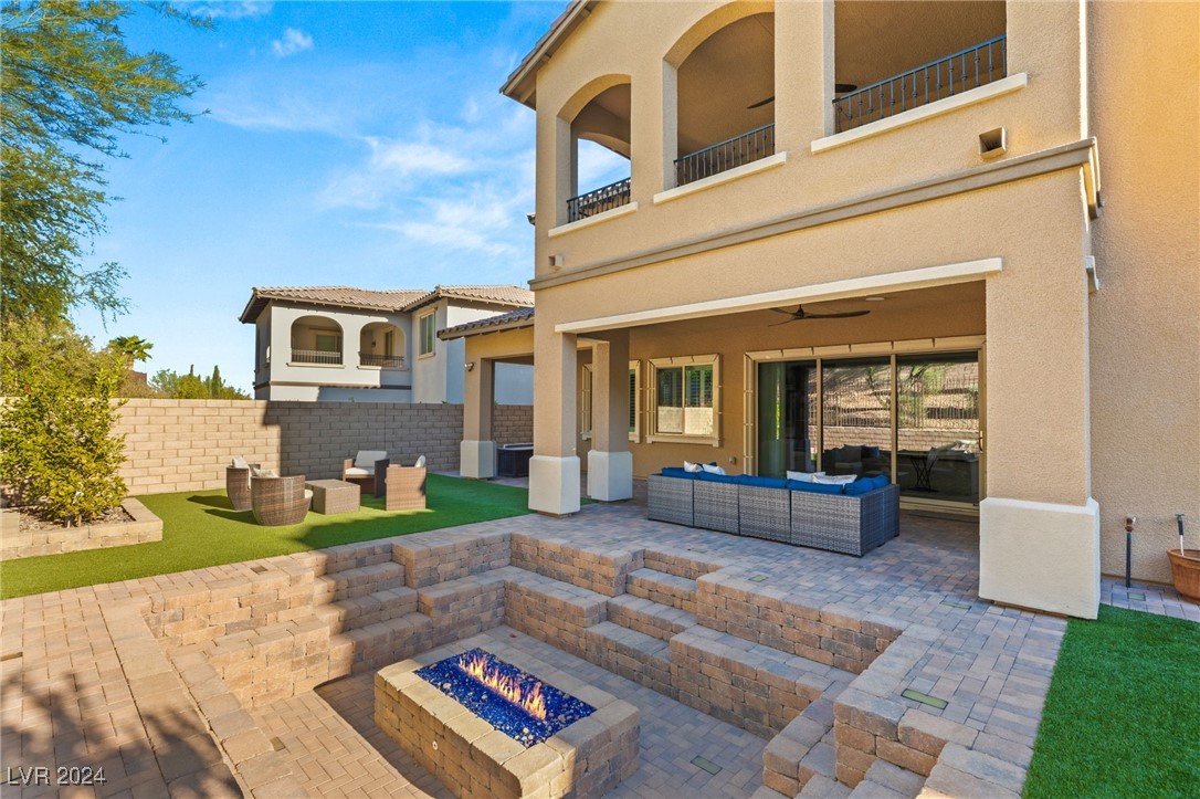 12020 Tramonto Avenue