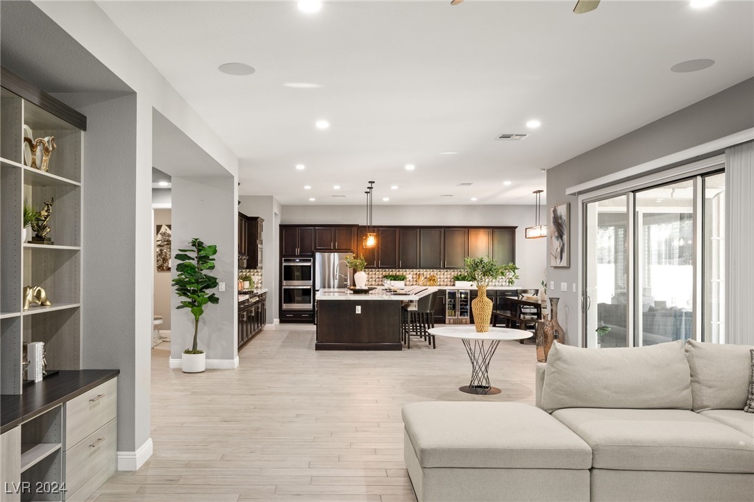 12020 Tramonto Avenue