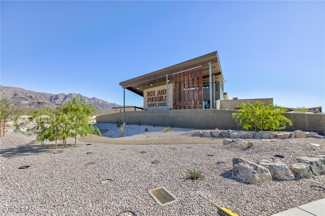 5012 Lone Wolf Avenue