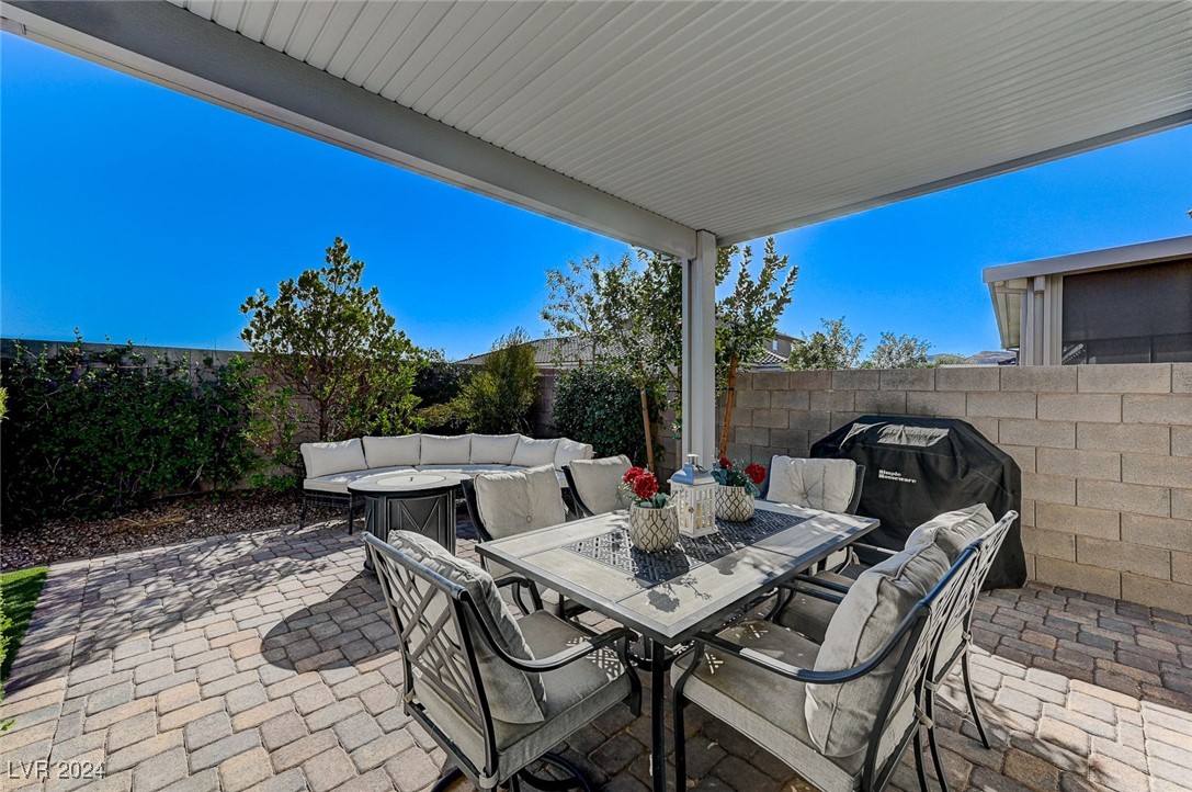 9542 Barnsley Point St