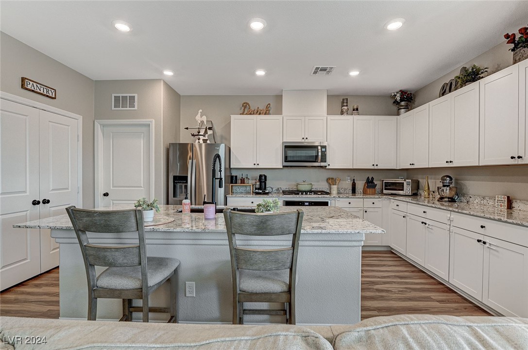 9542 Barnsley Point St