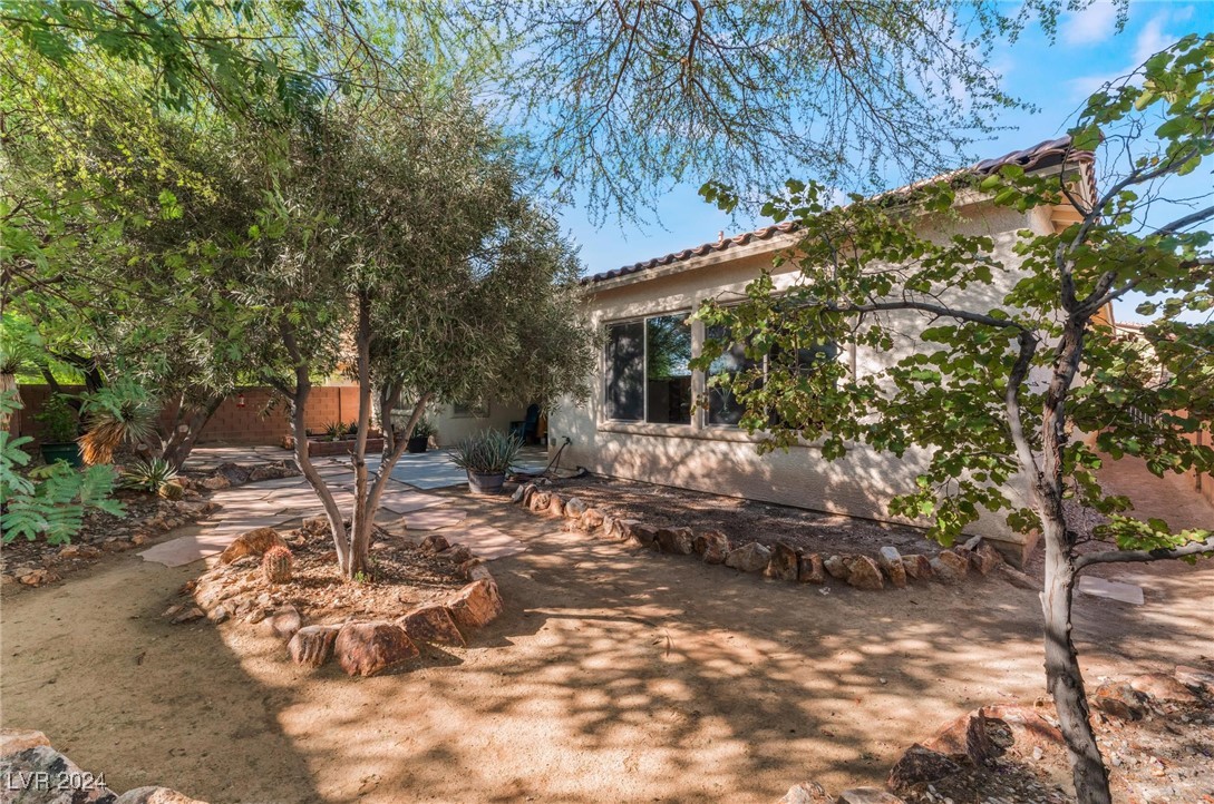 6904 Forest Gate Street