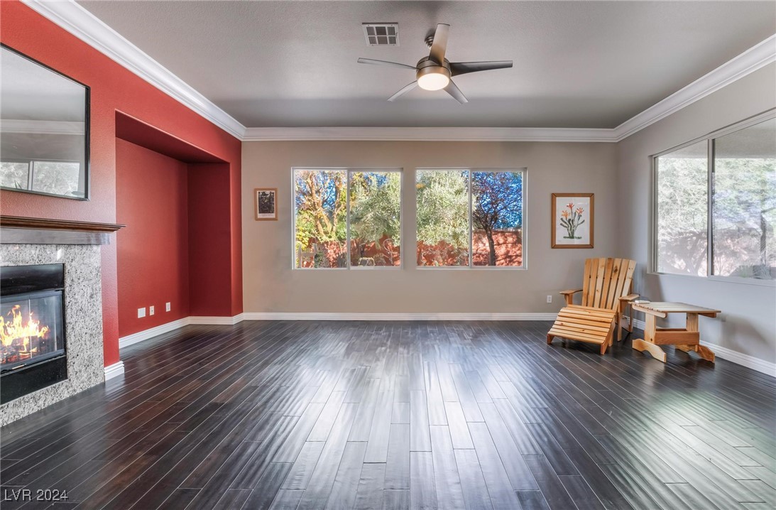 6904 Forest Gate Street