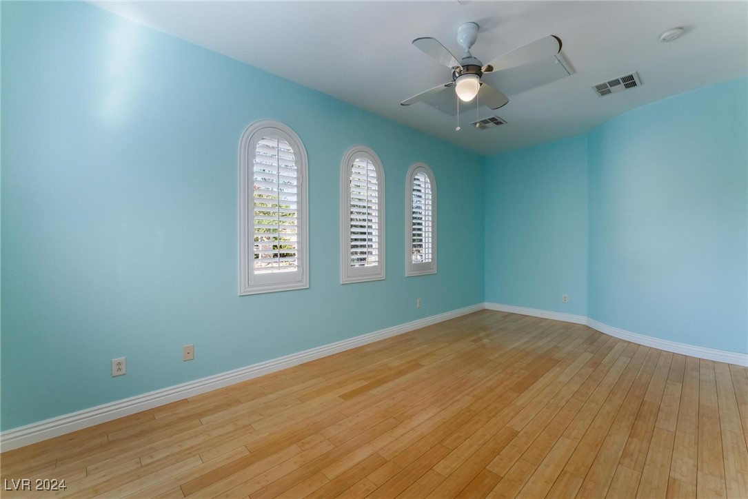 6904 Forest Gate Street