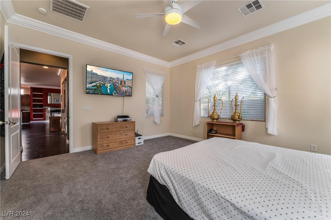 6904 Forest Gate Street