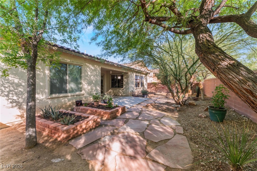 6904 Forest Gate Street