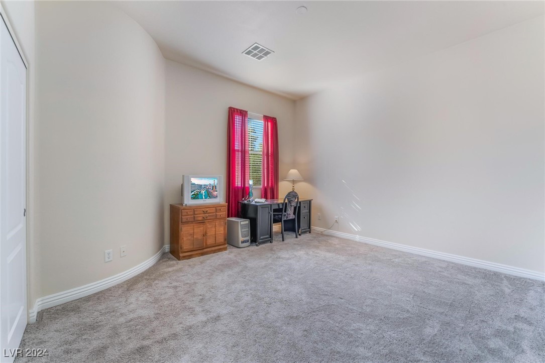 6904 Forest Gate Street