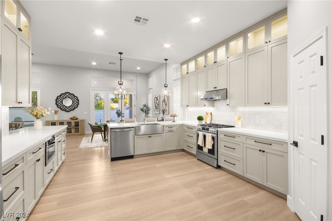 904 Sir James Bridge Way