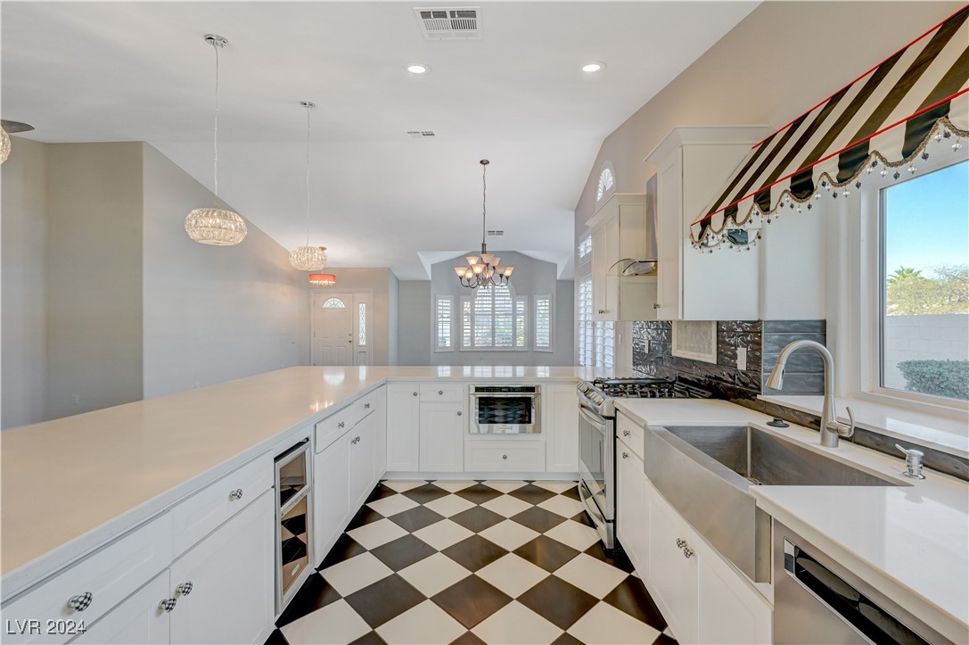8201 Point View Court